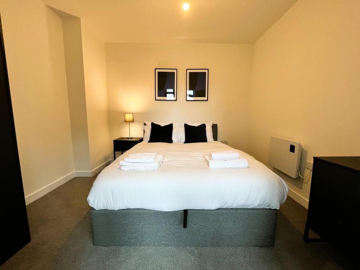 Fantastic One Bedroom Apartment Near Old Trafford Stadium Manchester Eksteriør billede